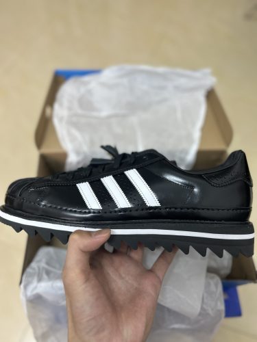 (⚠️5mm 크게 나옴)아디다스 x 클랏 슈퍼스타 코어 블랙 클라우드 화이트 IH5953 photo review