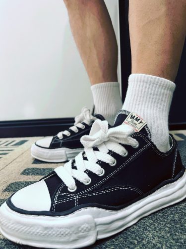 메종 미하라 야스히로 피터슨 OG 솔 캔버스 로우 스니커즈 블랙 A01FW702-BLACK photo review